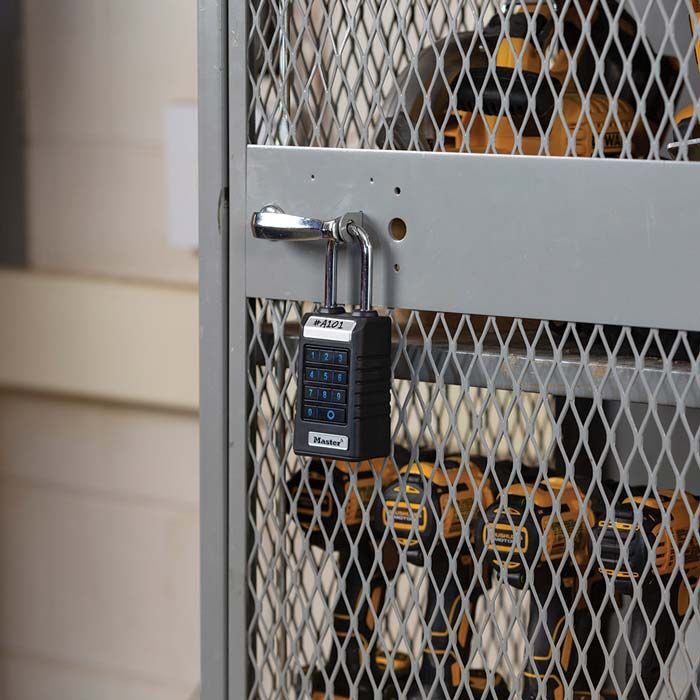 Master Lock 6400LJENT on Locker Exterior